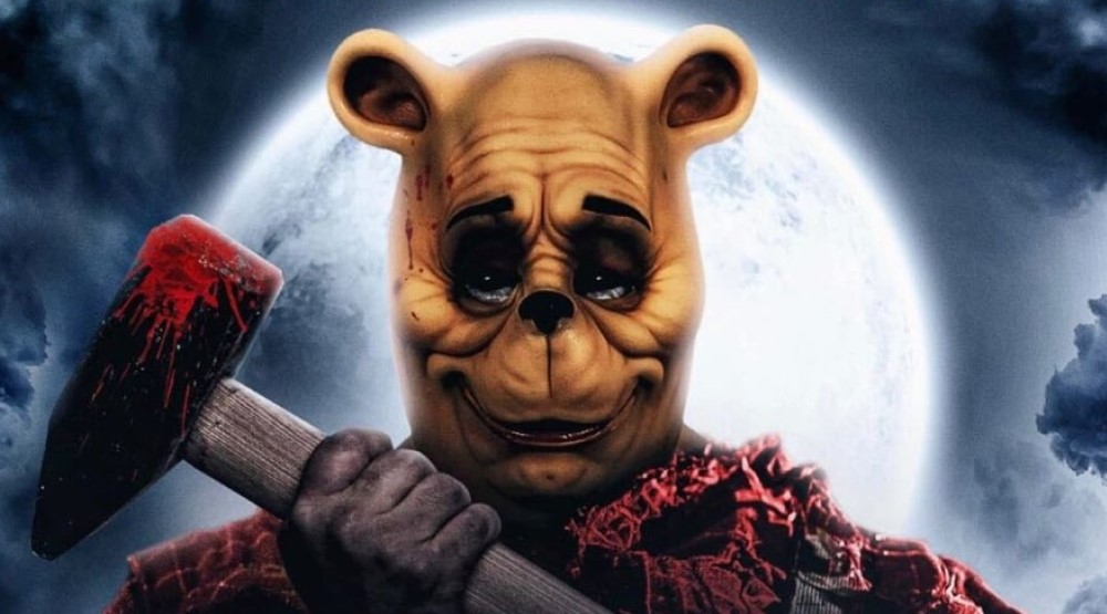 Промо-постер фильма «Винни-Пух: Кровь и мед» (2022)
