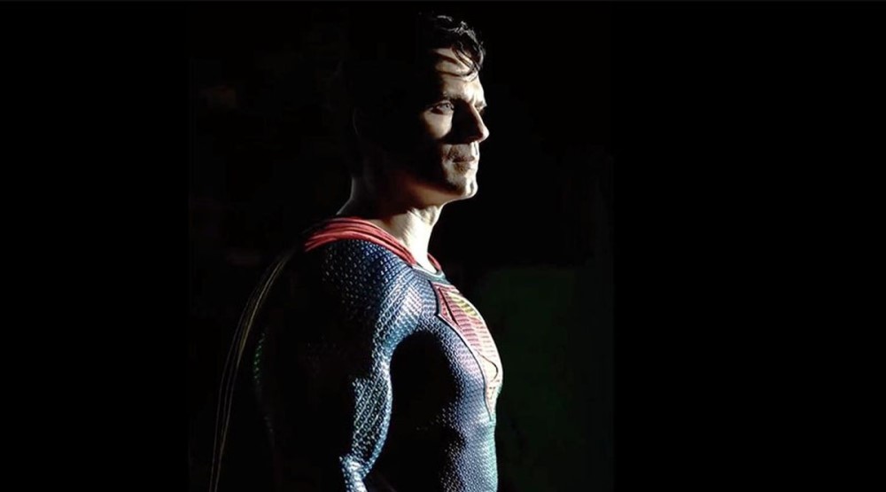 Генри Кавилл в образе Супермена на промо-фото фильма «Черный Адам» (2022)