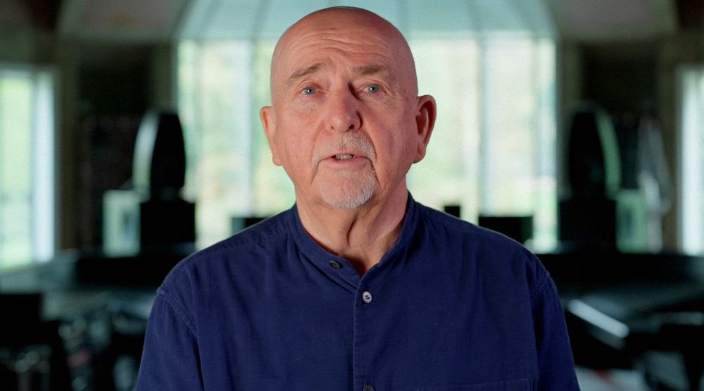 Питер Гэбриел, скриншот из видео «Peter Gabriel - Full Moon December 2022»