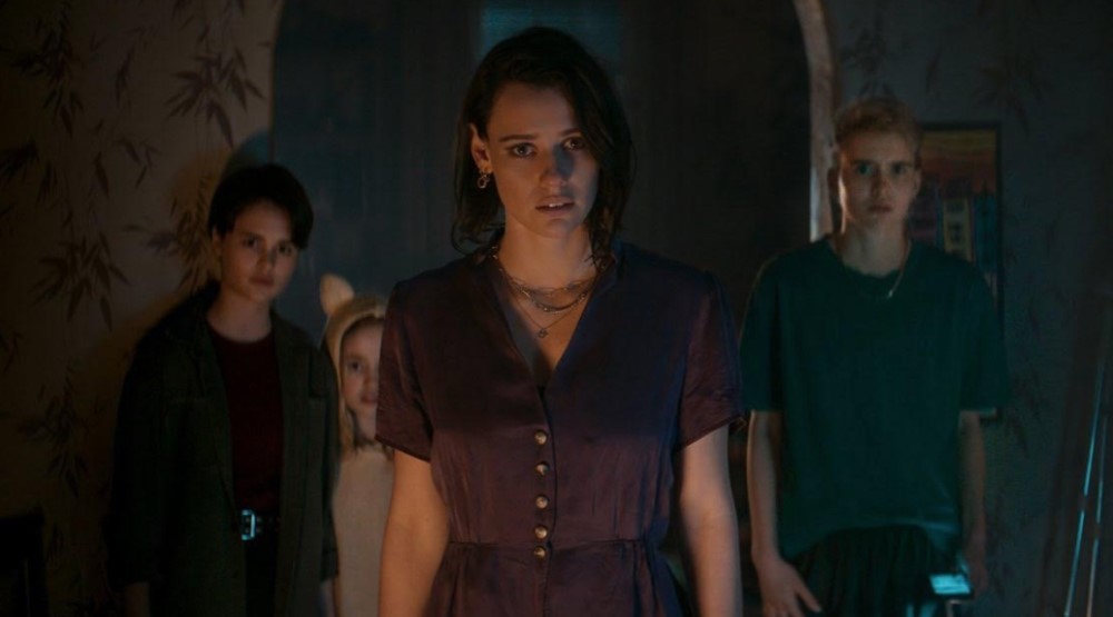 Кадр из фильма «Восстание зловещих мертвецов» (2023)