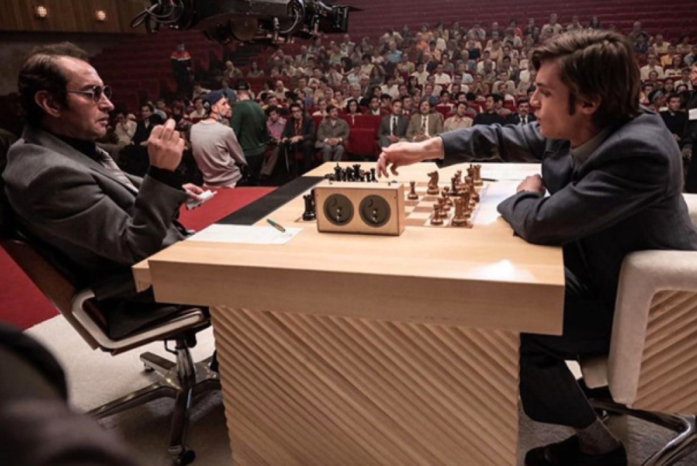 Кадр из фильма «Чемпион мира» (2021)