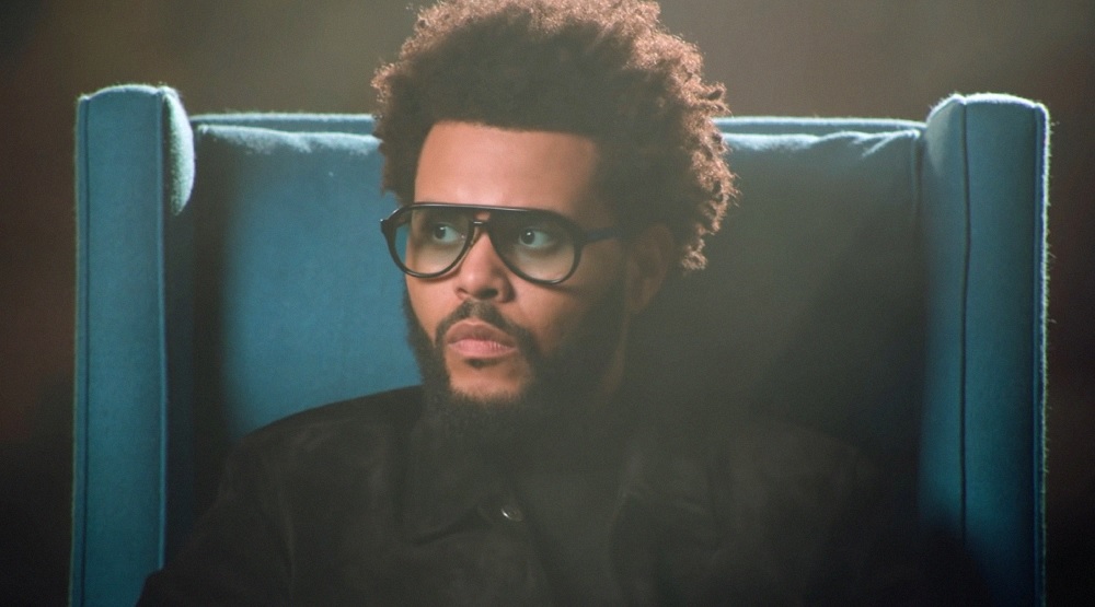 Викенд / Кадр из видео «9 Minutes of The Weeknd Reading GQ»