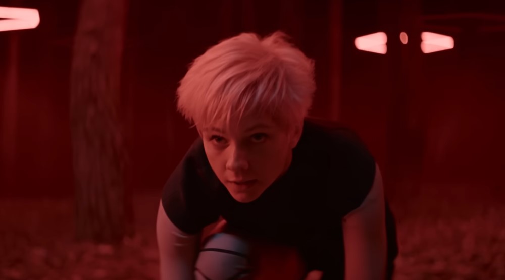 Кадр из фильма «Сто лет тому вперед» (2023)