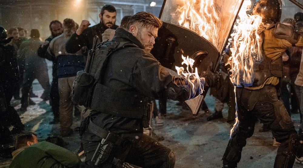 Кадр из фильма «Тайлер Рейк: Операция по спасению 2» (2023)