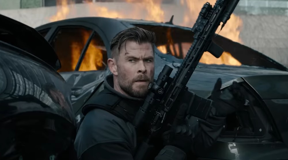 Кадр из фильма «Тайлер Рейк: Операция по спасению 2» (2023)