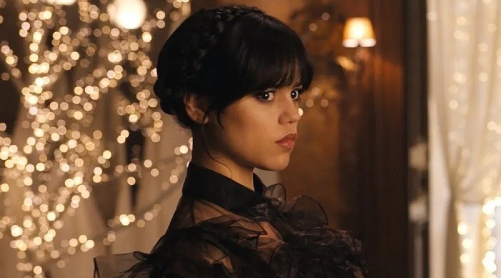 Дженна Ортега, кадр из 1 сезона сериала «Уэнсдэй» (2022)