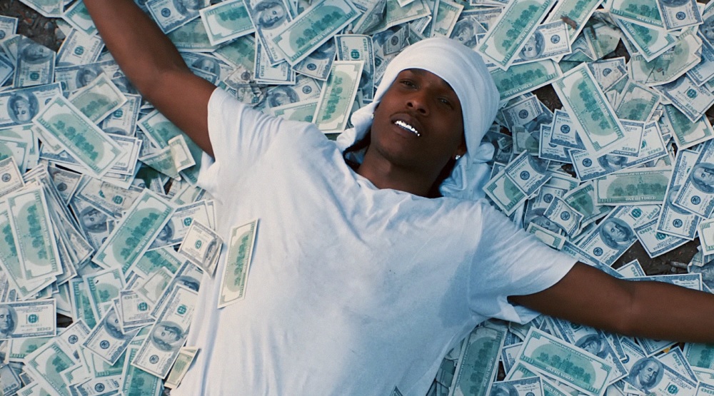 Кадр из клипа «Riot (Rowdy Pipe’n)»