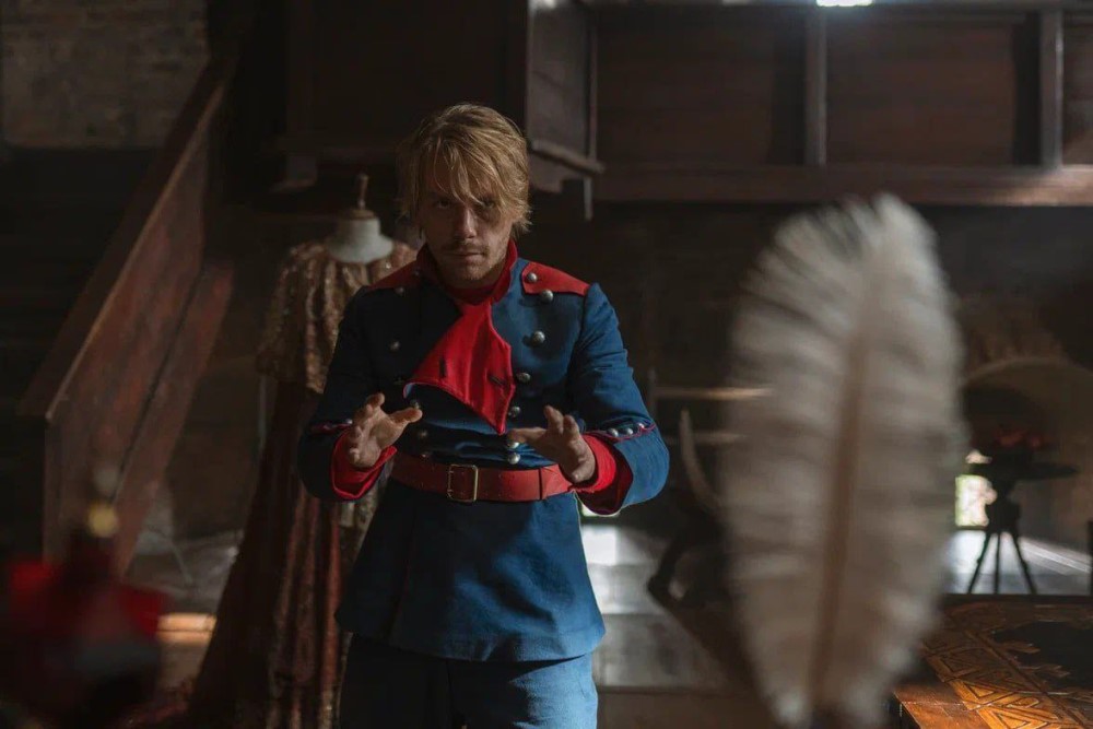 Кадр со съемок фильма «Огниво» / Фото: СТВ