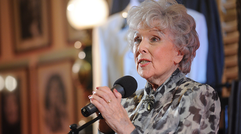 Актриса Вера Васильева на праздновании 85-летия со дня рождения Михаила Ульянова в Театре им. Вахтангова. Фото: ИТАР-ТАСС/ Валерий Шарифулин