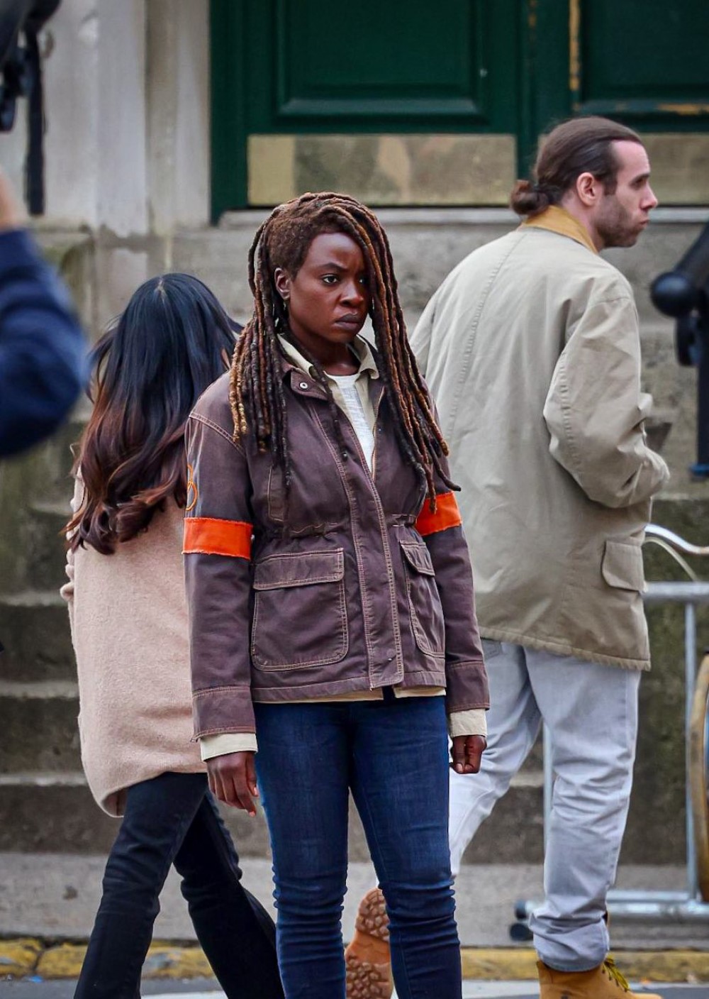 Кадр со съемок сериала «Ходячие мертвецы: Те, кто живет» (2024)