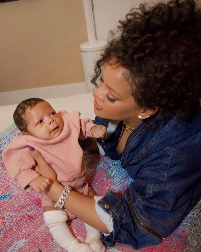 Рианна с сыном Райотом Роузом / Фото: соцсети стилиста Кендалла Дорси