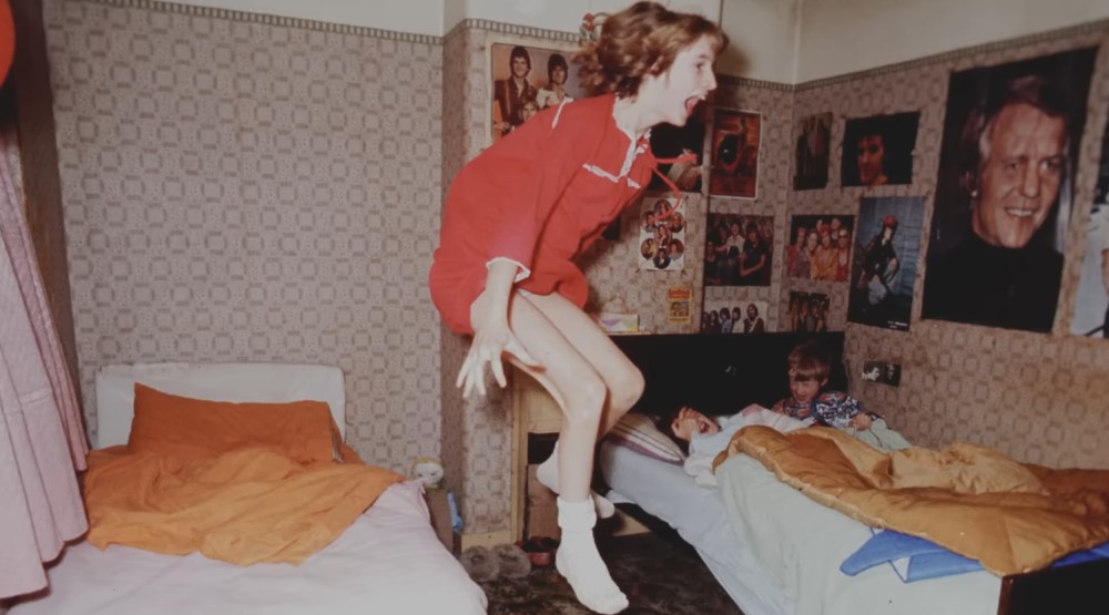 Кадр из документального сериала «Энфилдский полтергейст» (2023)