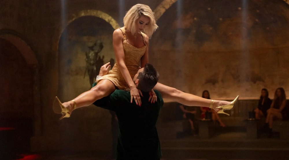 Генри Кавилл и Дуа Липа / Кадр из фильма «Аргайл»