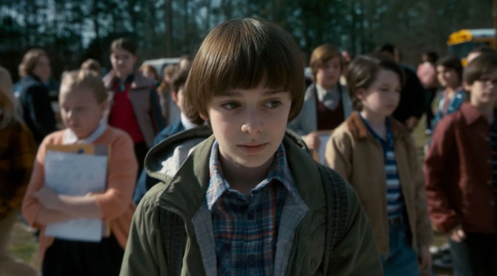 Кадр из 2 сезона сериала «Очень странные дела» (2017)