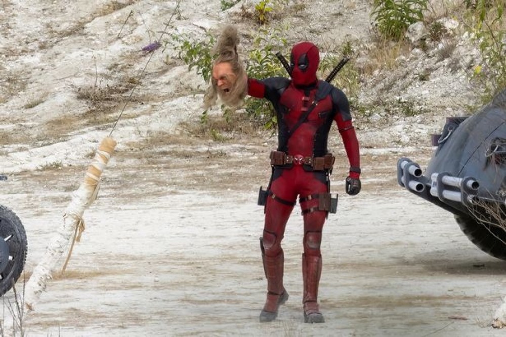 Кадр со съемок фильма «Дэдпул 3» (2024)