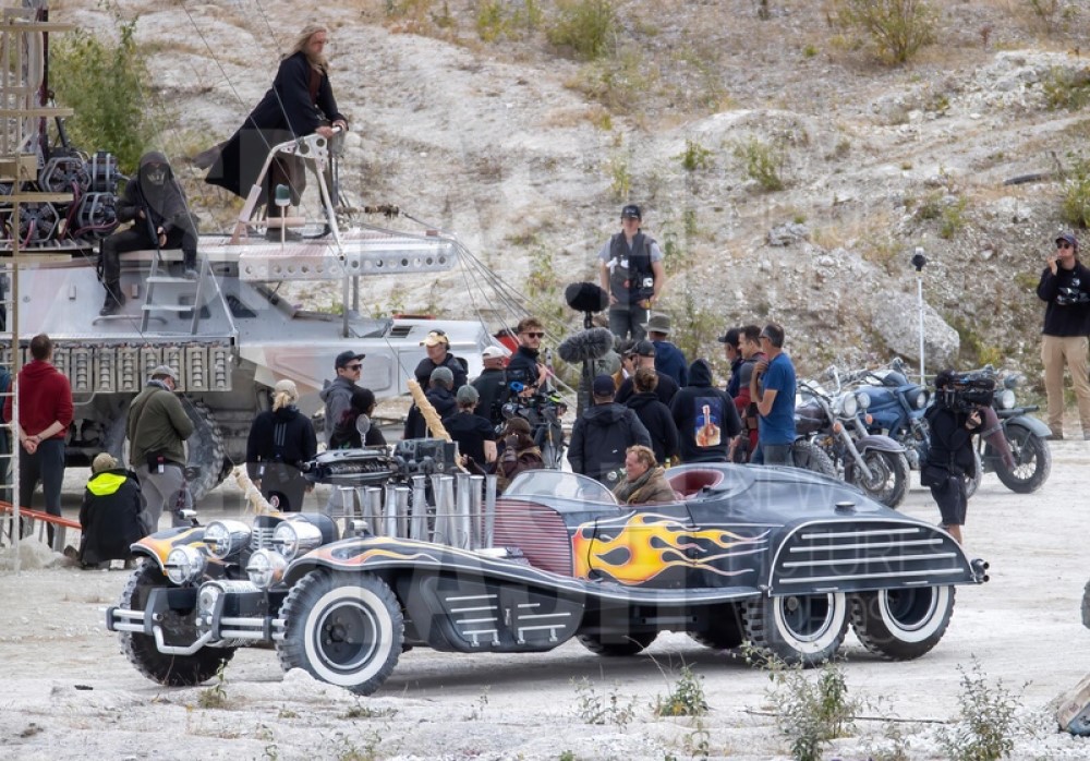 Возможный автомобиль Красного Черепа, кадр со съемок фильма «Дэдпул 3» (2024)