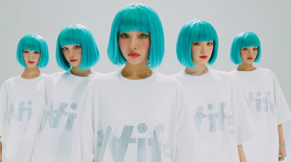 Кадр из клипа «Wife»