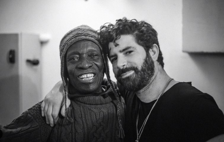 Тони Аллен и Яннис Филиппакис / Скриншот видео из соцсетей Янниса Филиппакиса