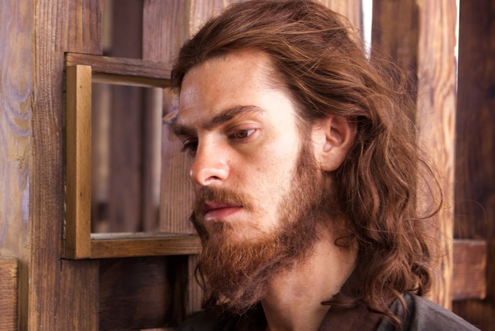 Эндрю Гарфилд, кадр из фильма «Молчание» (2016)