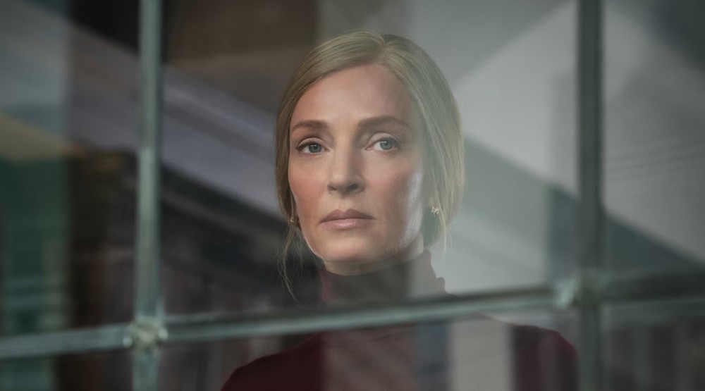 Ума Турман, кадр из сериала «Под подозрением» (2022)