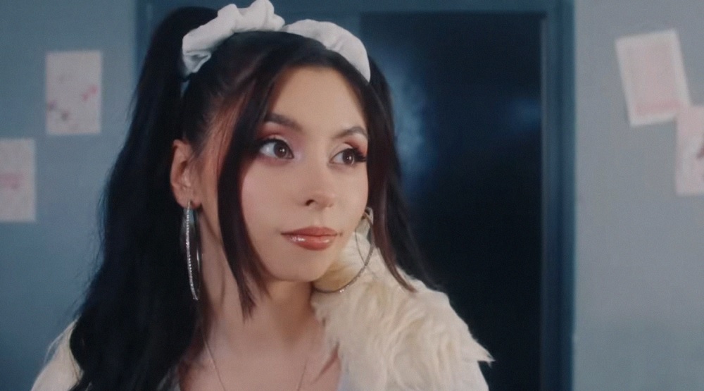 Кадр из клипа «Ек»