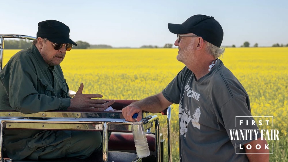 Кадр со съемок фильма «Долгая прогулка» (2025) / Фото: Vanity Fair