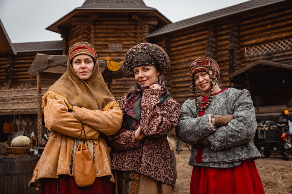 Кадр со съемок фильма «Морозко» (2026) / Фото: Telegram/kinopoisk_soon