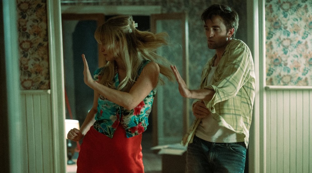 Кадр из фильма «Умри, моя любовь» (2025)