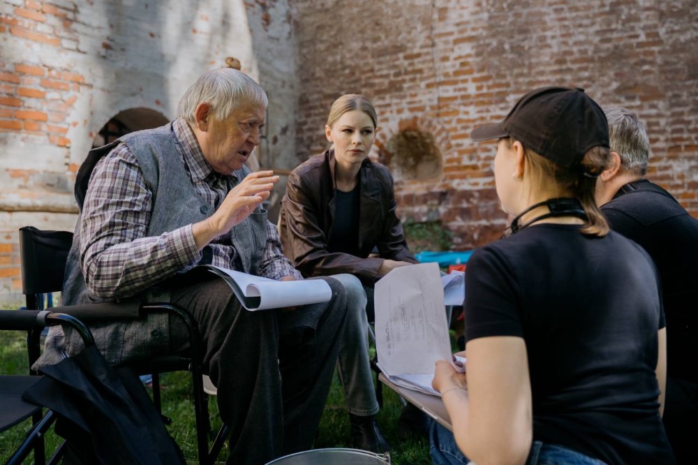 Кадр со съемок 3 сезона сериала «Вампиры средней полосы» (2025) / Фото: START; Telegram/kinometro