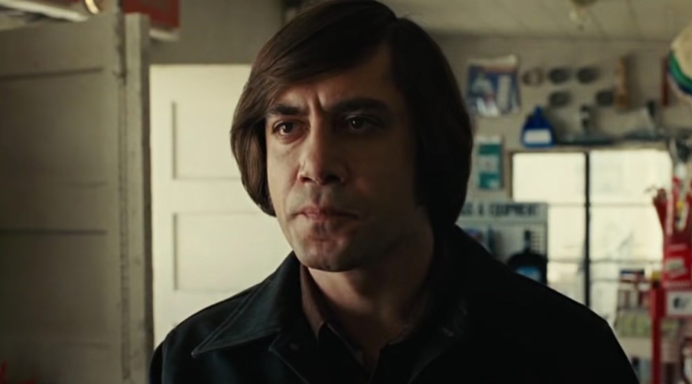 Хавьер Бардем, кадр из фильма «Старикам тут не место» (2007)