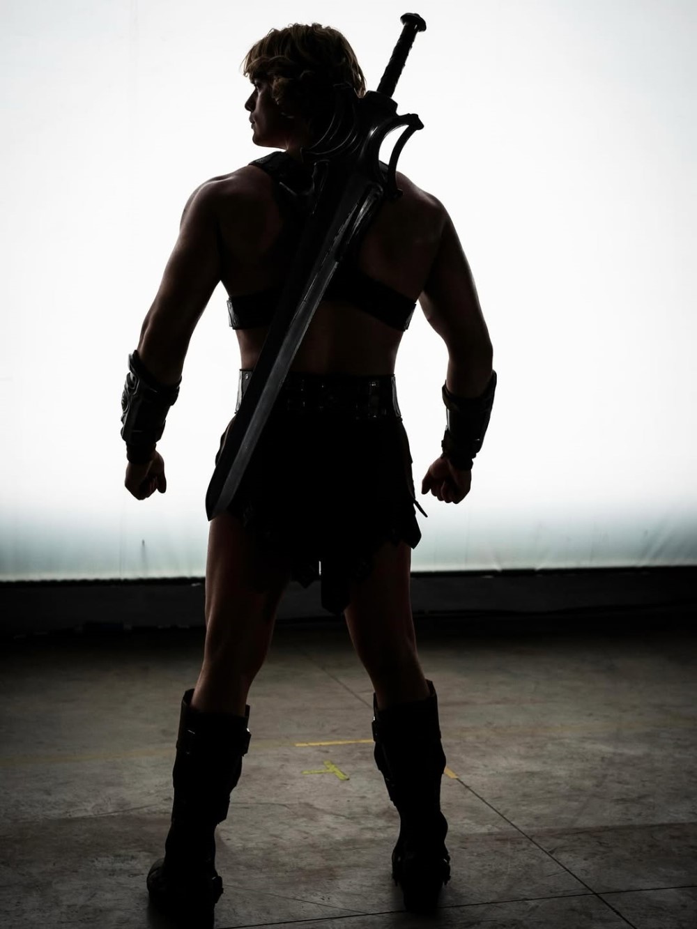 Кадр со съемок фильма «Властелины вселенной» (2026) / Фото: соцсети Николаса Галицина