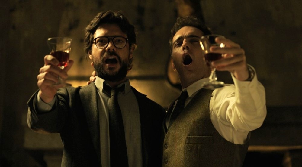 Кадр из сериала «Бумажный дом» (2017-2021)