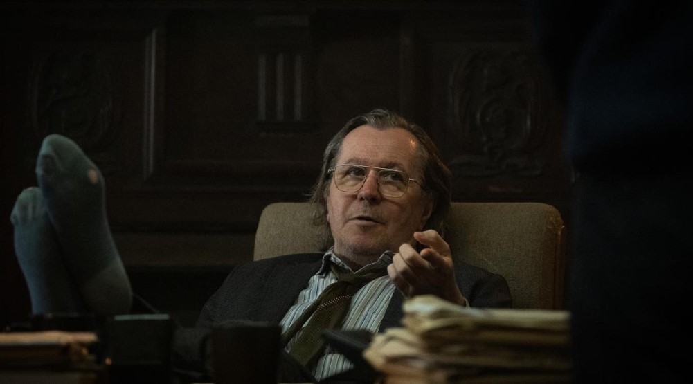 Кадр из сериала «Медленные лошади» (2022-н.в.)