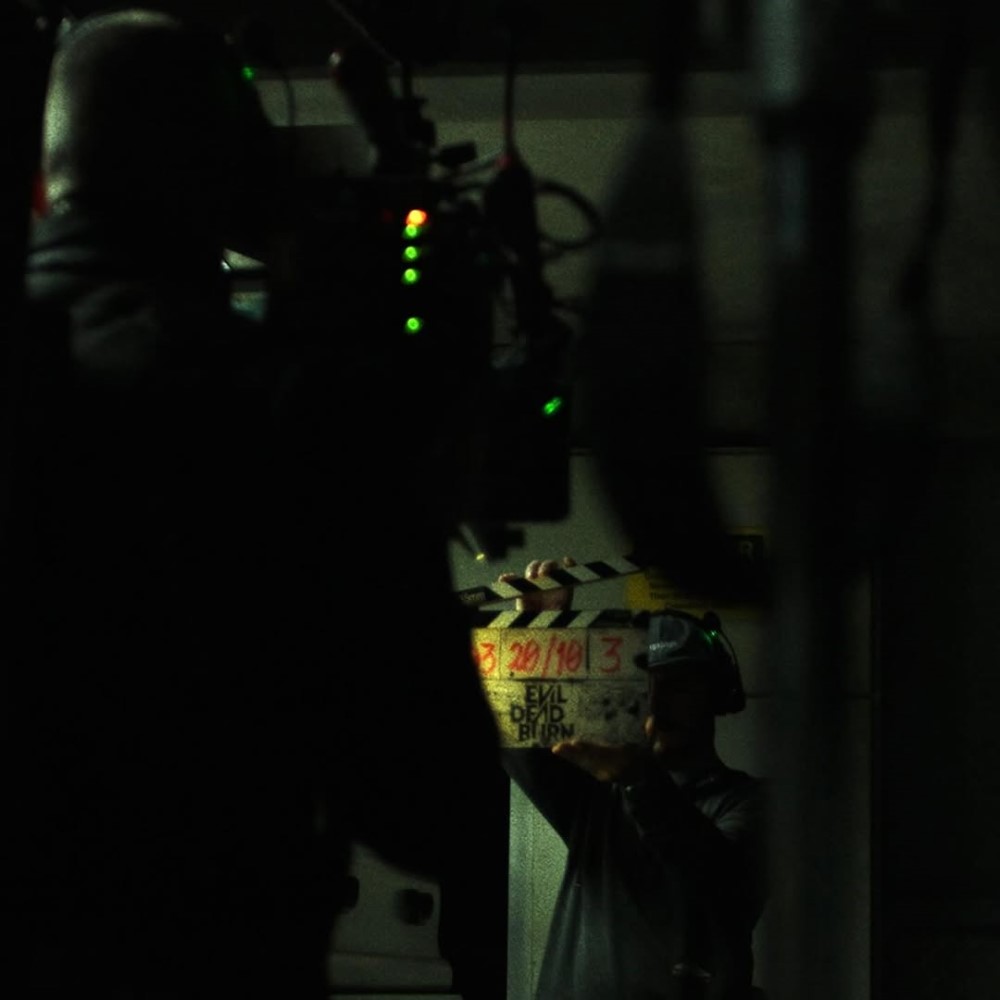 Кадр со съемок фильма «Evil Dead Burn» (2026) / Фото: соцсети Себастьяна Ваничека