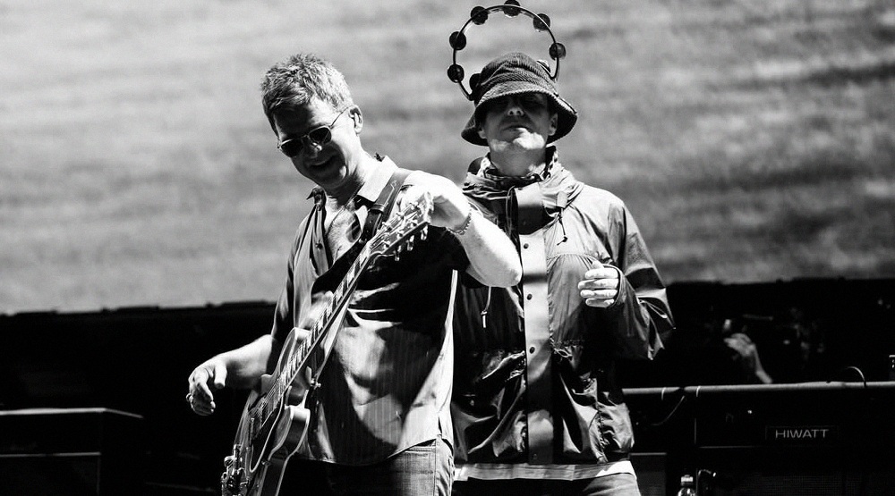 Ноэл и Лиам Галлахеры на концерте / Фото: соцсети Oasis