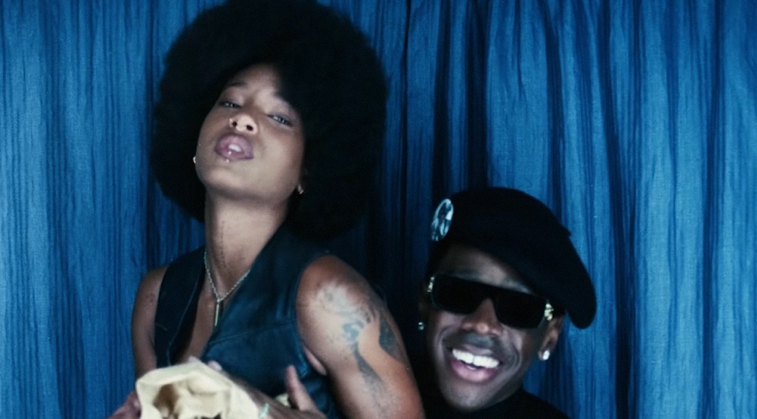 Кадр из клипа «Darling, I»