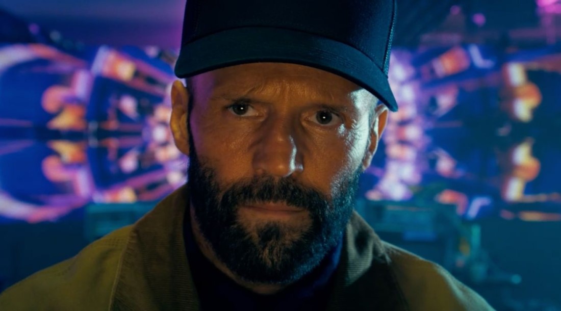 Кадр из фильма «Пчеловод» (2024)