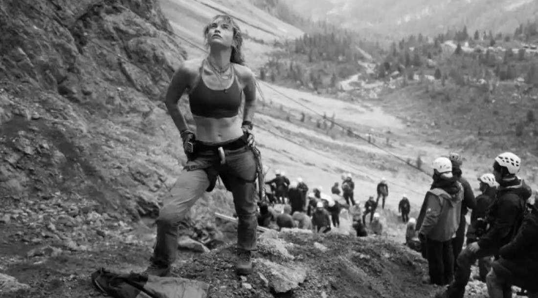 Кадр со съемок фильма «Скалолаз 2» (2026) / Фото: Variety