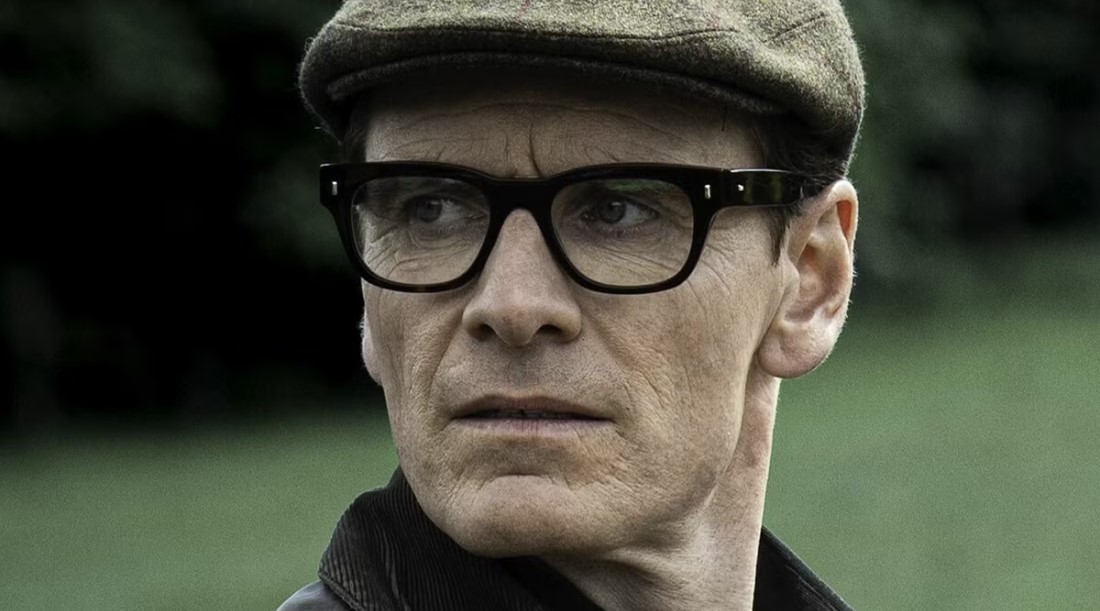 Майкл Фассбендер, кадр из фильма «Черный чемодан – двойная игра» (2025)