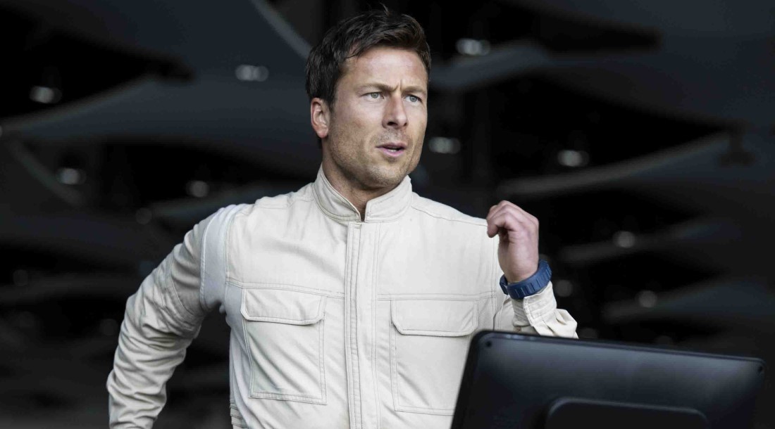 Кадр из фильма «Бегущий человек» (2025)