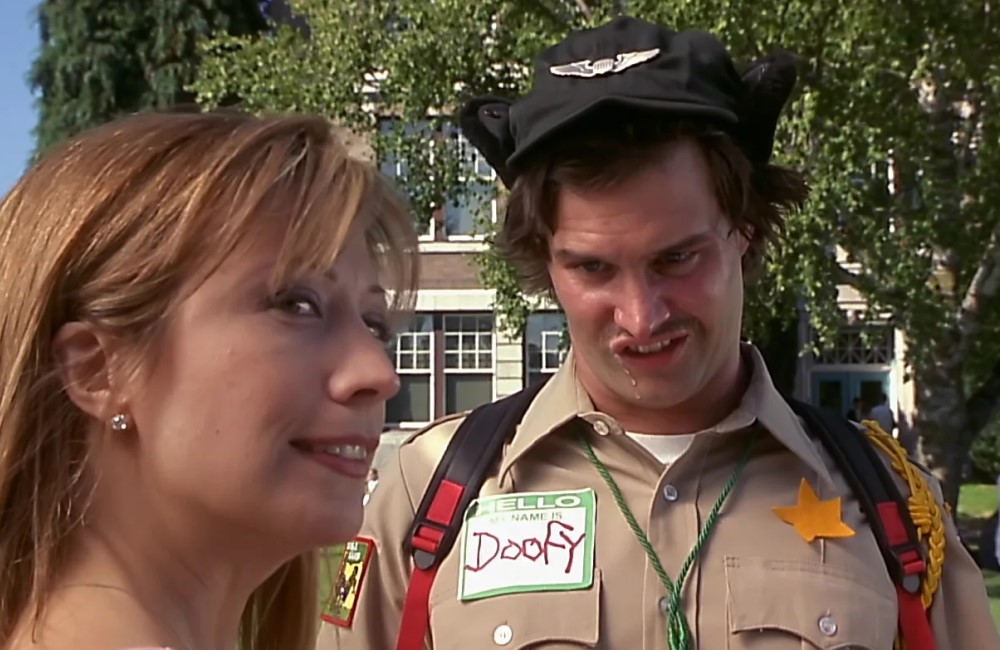 Шери Отери и Дейв Шеридан, кадр из фильма «Очень страшное кино» (2000)