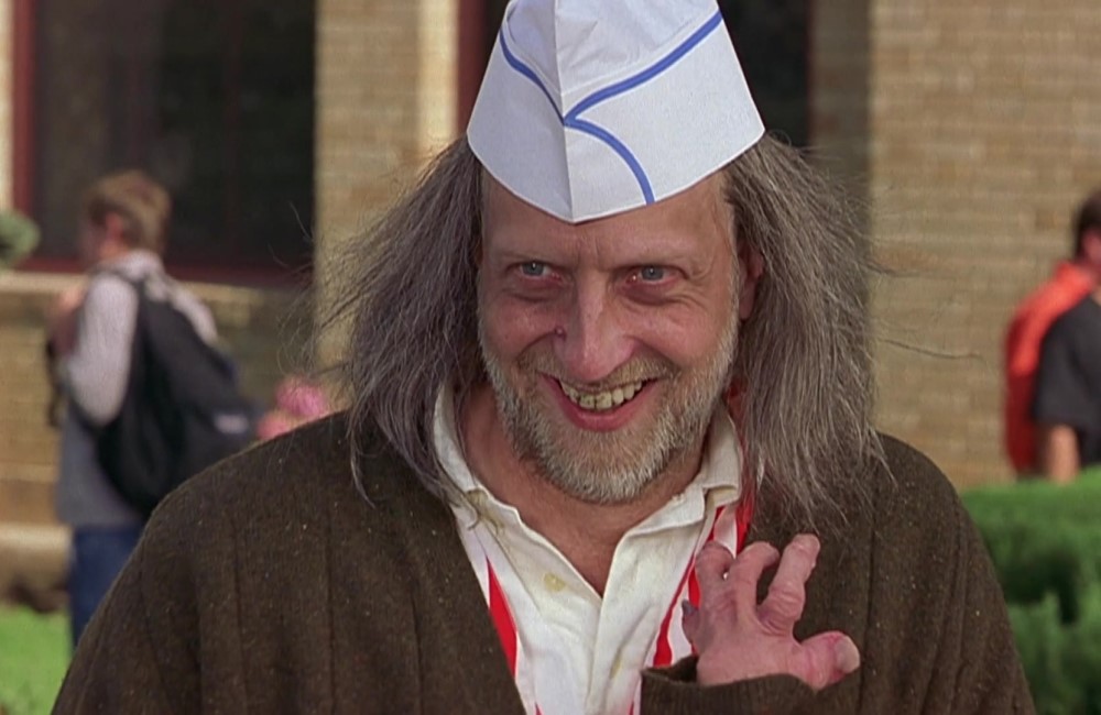 Крис Эллиот, кадр из фильма «Очень страшное кино 2» (2001)