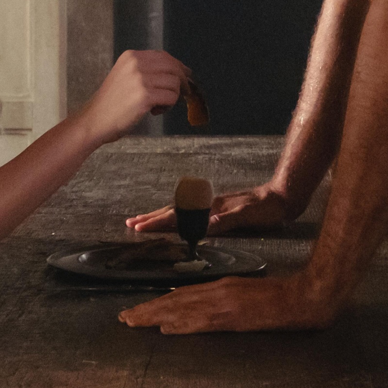 Обложка альбома-саундтрека Charli XCX «Wuthering Heights» («Грозовой перевал»)