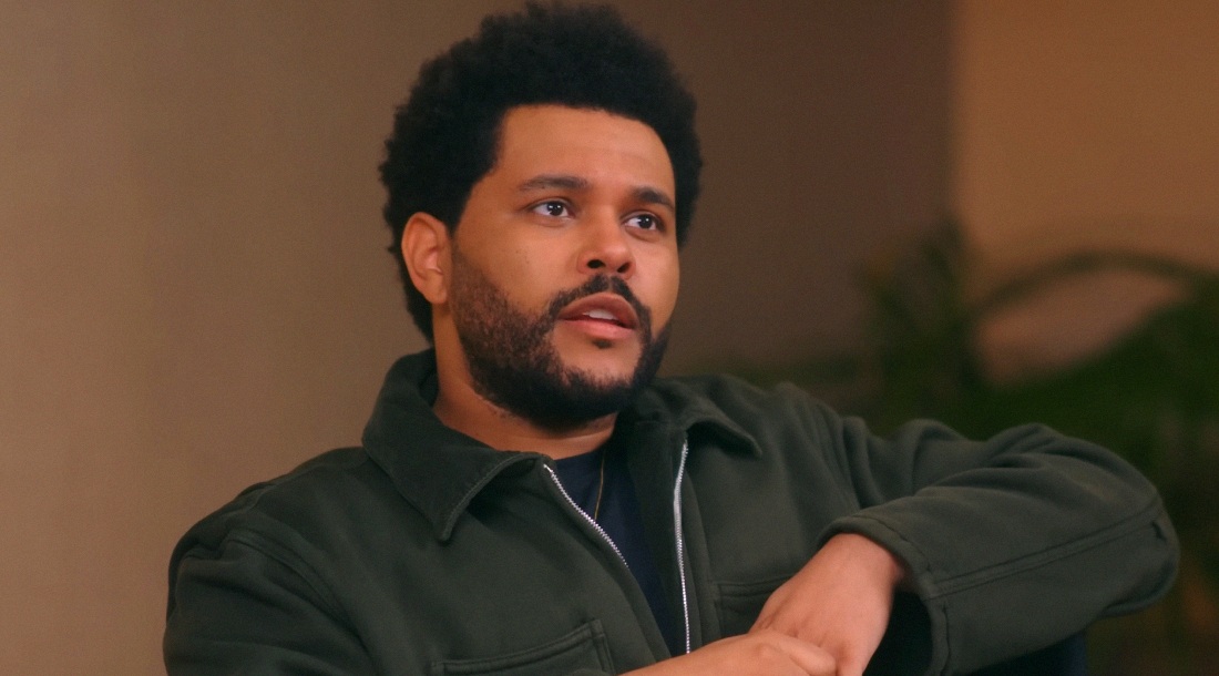 Викенд / Кадр из видео «The Weeknd & Jenna Ortega Debate the Best & Worst Things Ever»