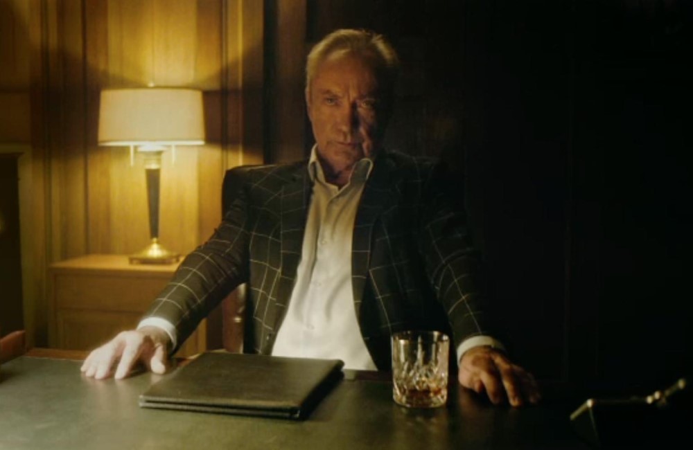 Удо Кир, кадр из фильма «Закатать в асфальт» (2018)