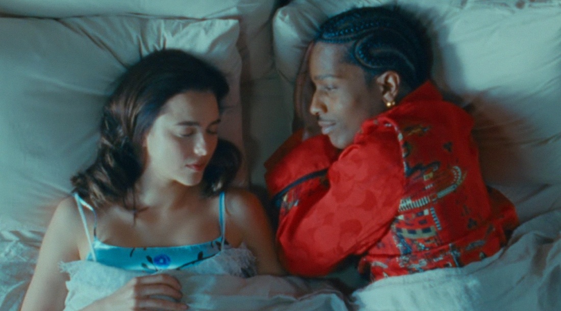 Маргарет Куолли и A$AP Rocky в рекламе Chanel / Кадр из видео