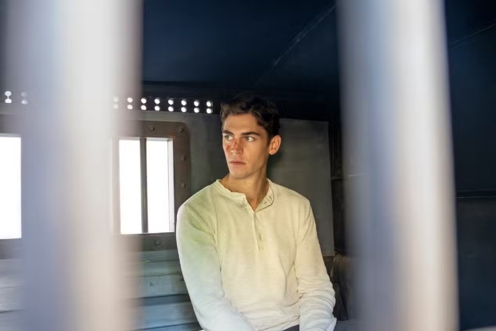 Кадр из сериала «Молодой Шерлок» (2026) / Фото: Amazon MGM Studios