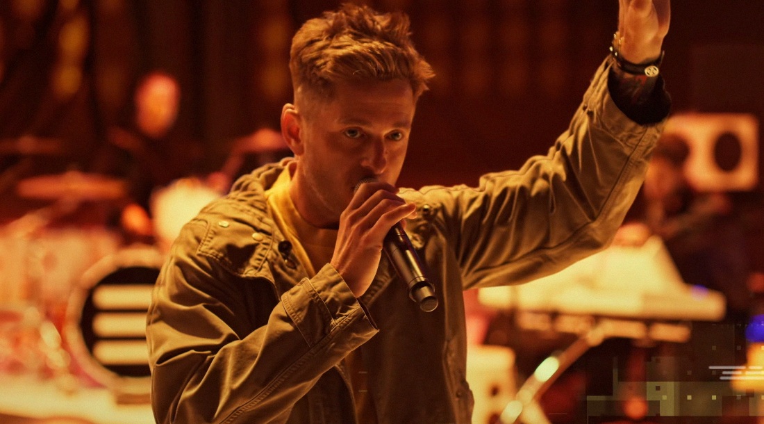 Кадр из клипа «Give Me Something»