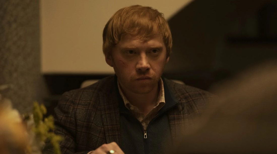 Руперт Гринт, кадр из сериала «Дом с прислугой» (2019-2023)