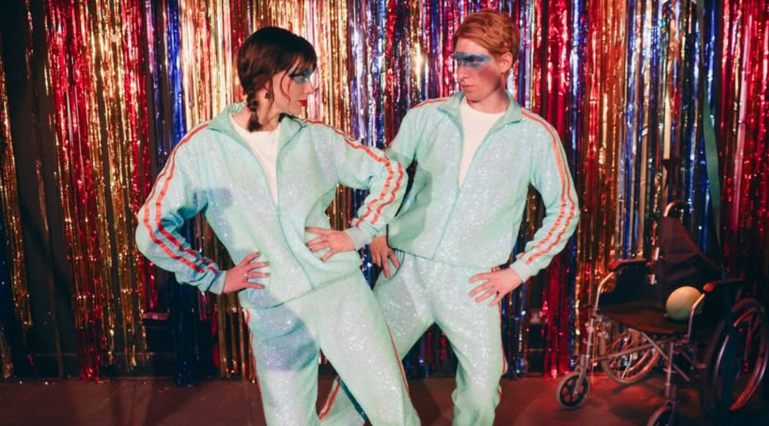 Тейлор Свифт и Донал Глисон на съемках клипа «Opalite» / Фото: соцсети Тейлор Свифт